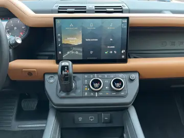 LAND ROVER Defender 110 X-Dynamic HSE PanD AHK 22Zoll Black