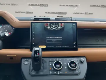 LAND ROVER Defender 110 X-Dynamic HSE PanD AHK 22Zoll Black