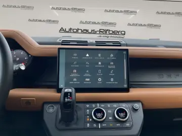 LAND ROVER Defender 110 X-Dynamic HSE PanD AHK 22Zoll Black