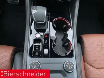 VW Touareg 3.0 TDI R-Line AHK PANO LUFT 20