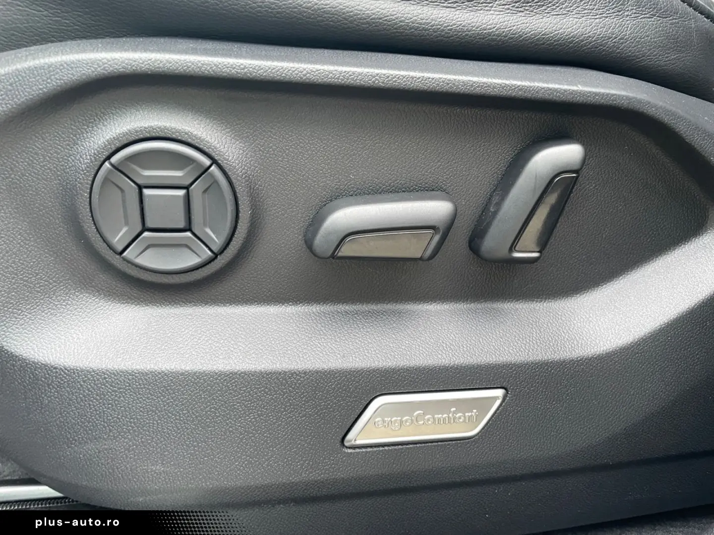 VW Touareg R-Line 3.0TDI 4Motion  AHK LUFT STDHZ