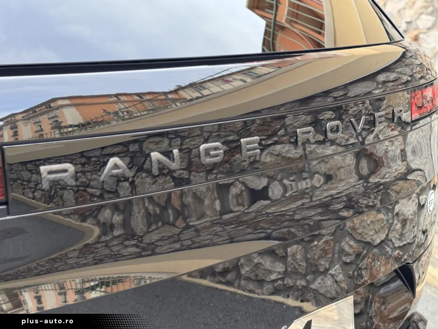 LAND ROVER Range Rover Sport SV Edition One Obsidian Black