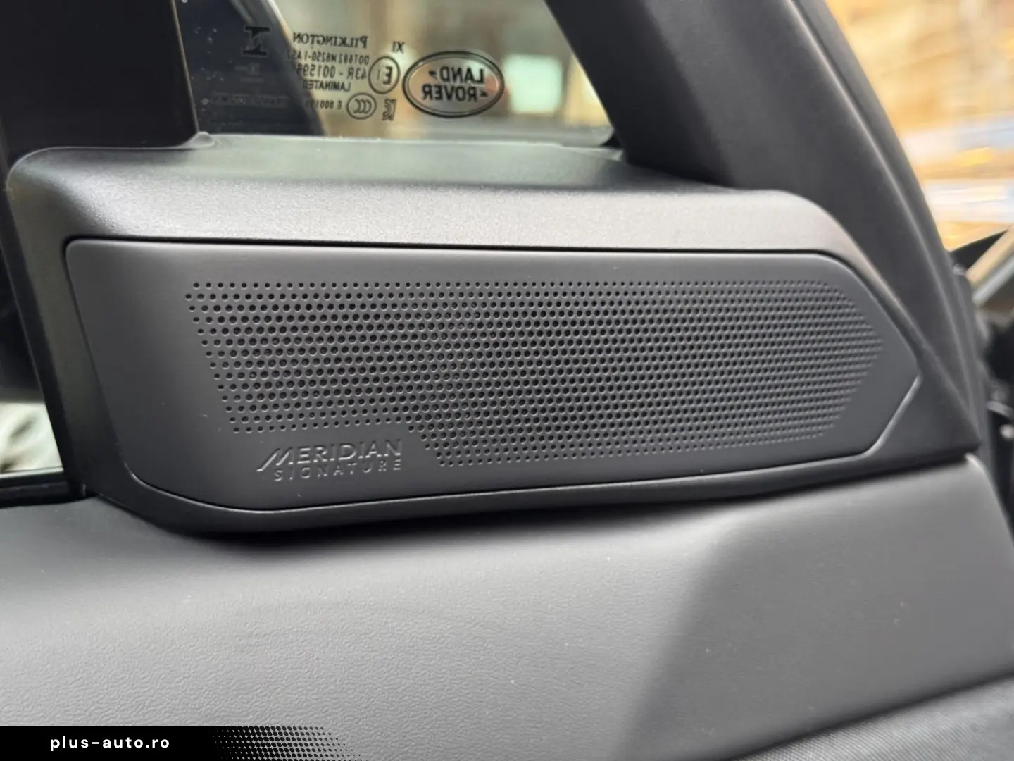 LAND ROVER Range Rover Sport SV Edition One Obsidian Black