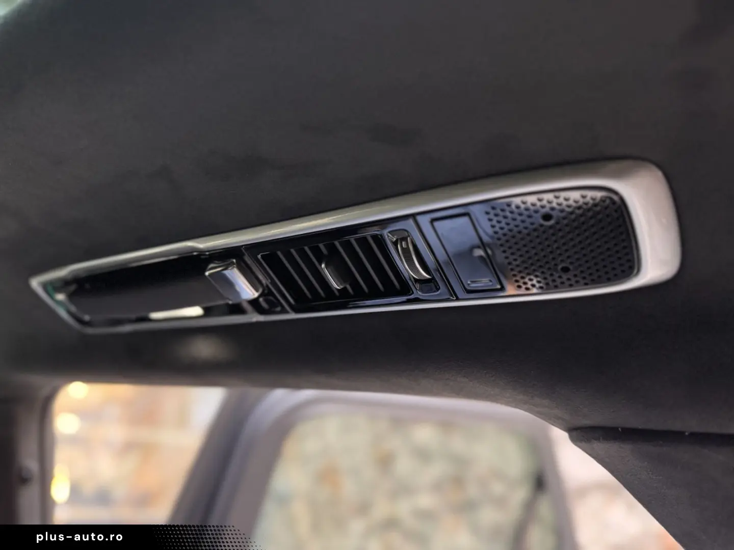 LAND ROVER Range Rover Sport SV Edition One Obsidian Black