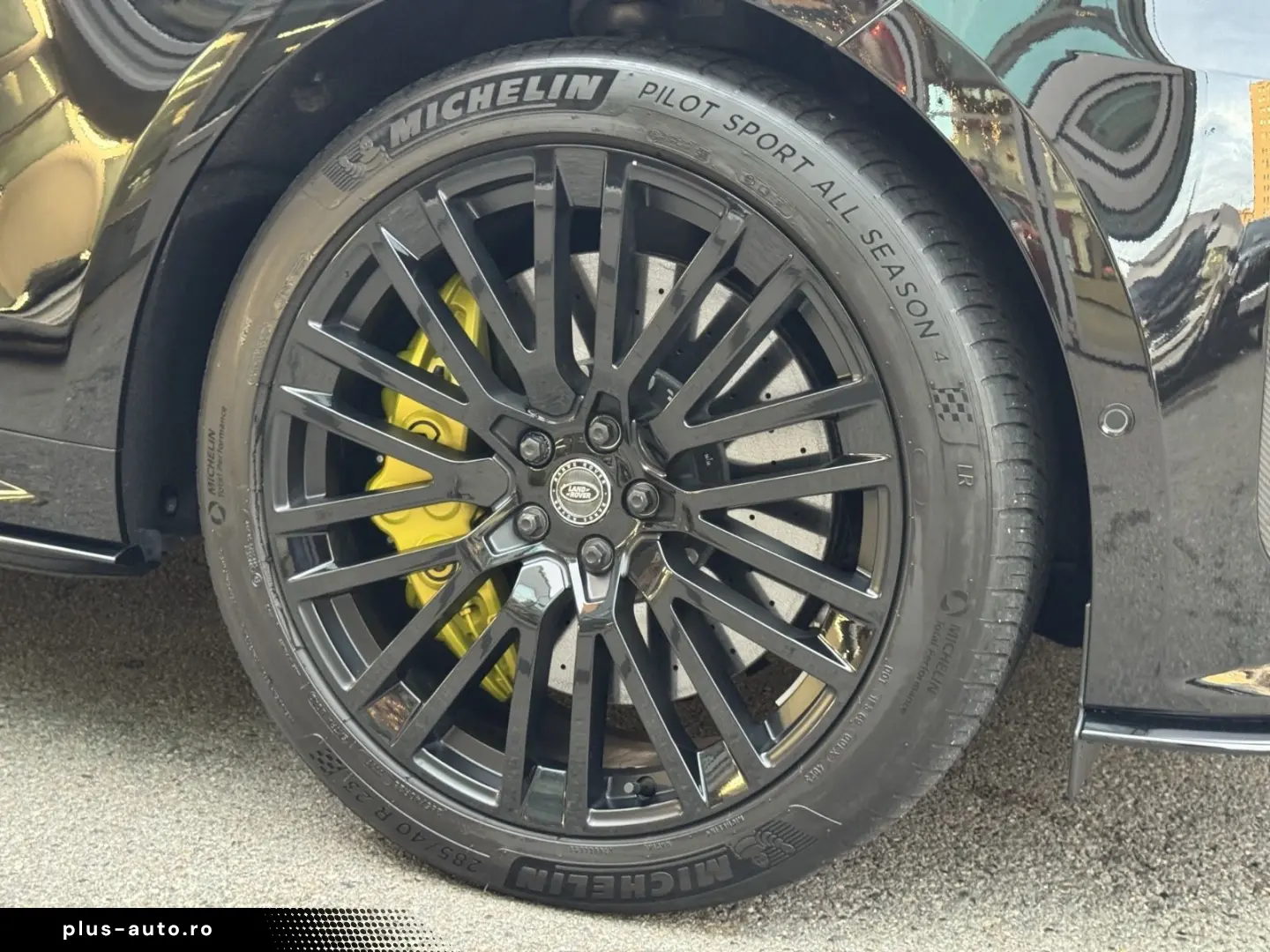 LAND ROVER Range Rover Sport SV Edition One Obsidian Black