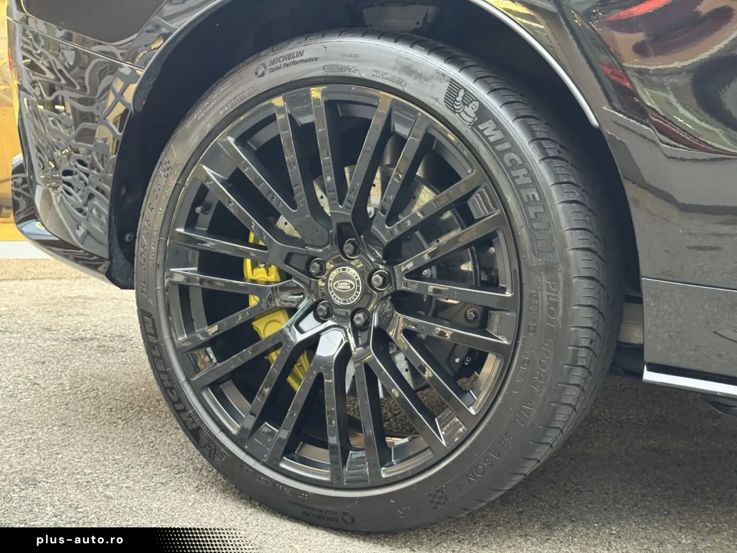 LAND ROVER Range Rover Sport SV Edition One Obsidian Black