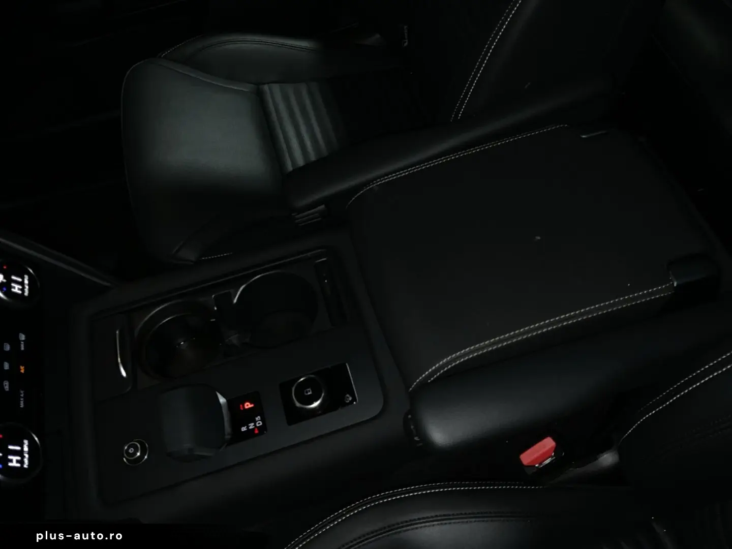 LAND ROVER Discovery D350 Dynamic SE   SD   Winter-Paket