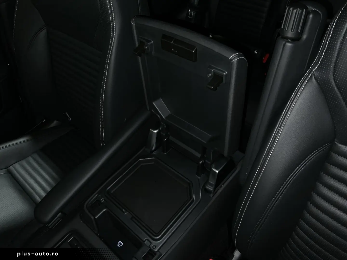 LAND ROVER Discovery D350 Dynamic SE   SD   Winter-Paket