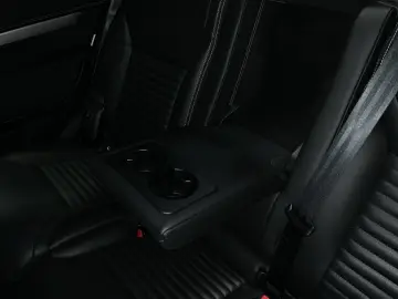 LAND ROVER Discovery D350 Dynamic SE   SD   Winter-Paket