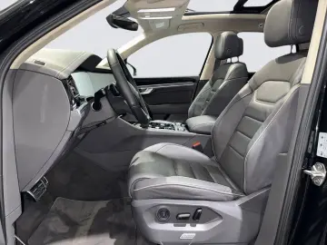 VW Touareg 3.0 TDI 4M R LINE BLACK MATRIX PANO AHK