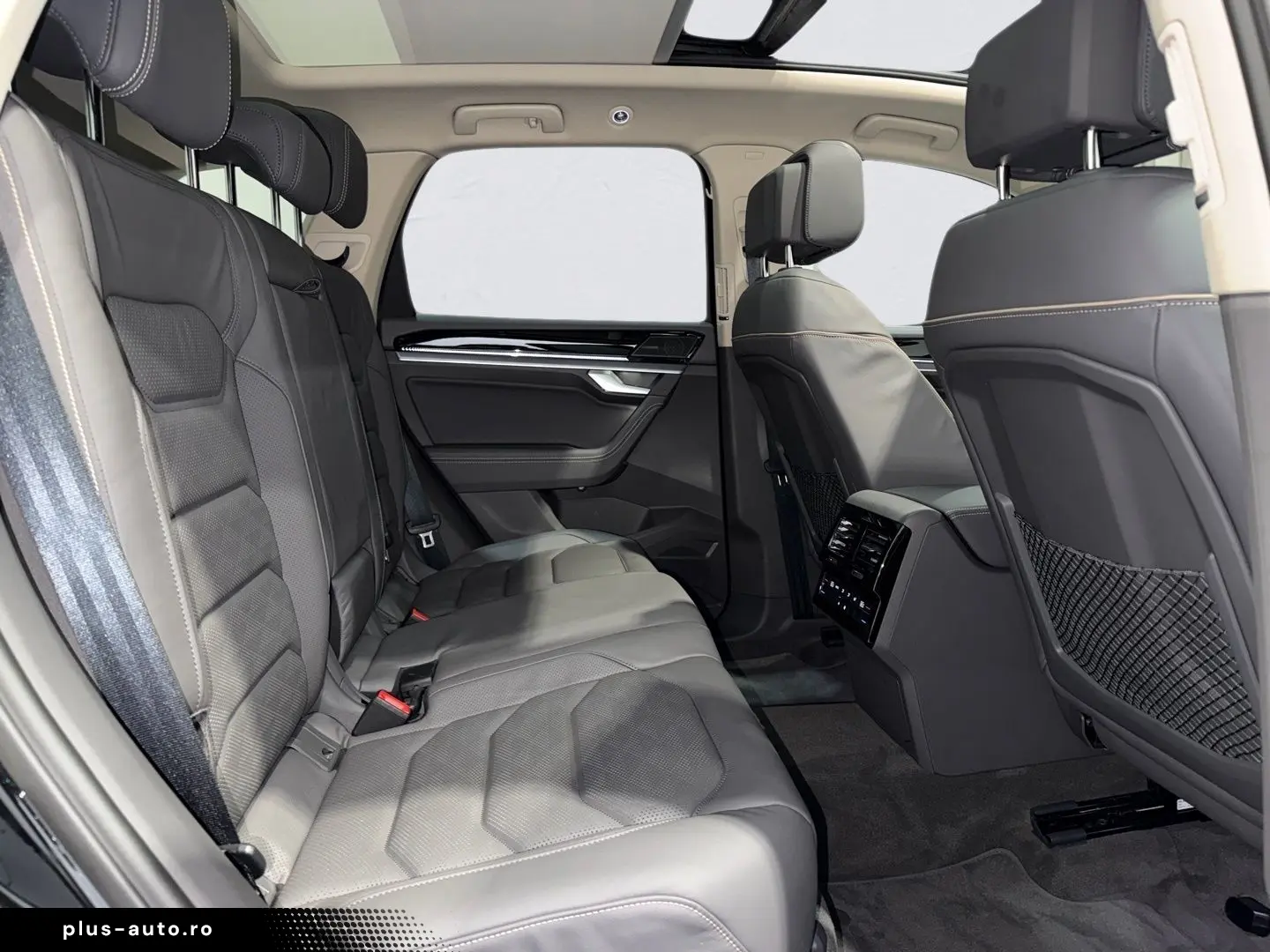 VW Touareg 3.0 TDI 4M R LINE BLACK MATRIX PANO AHK