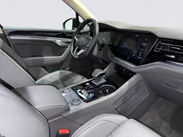 VW Touareg 3.0 TDI 4M R LINE BLACK MATRIX PANO AHK