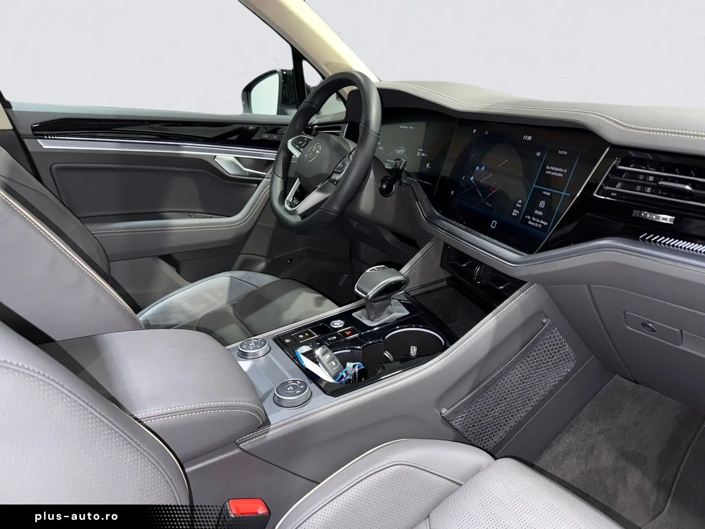 VW Touareg 3.0 TDI 4M R LINE BLACK MATRIX PANO AHK