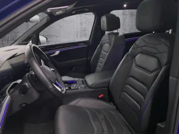 VW Touareg R 3.0 V6 TSI eHybrid 4Motion AHK Matrix