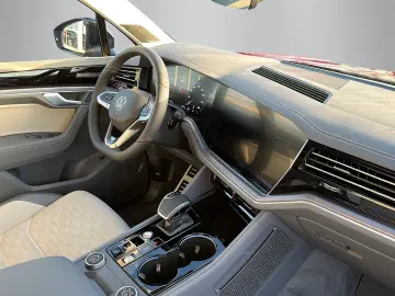 VW Touareg R-Line 3.0TDI  AHK HUD PANO OPTIK MASSAG