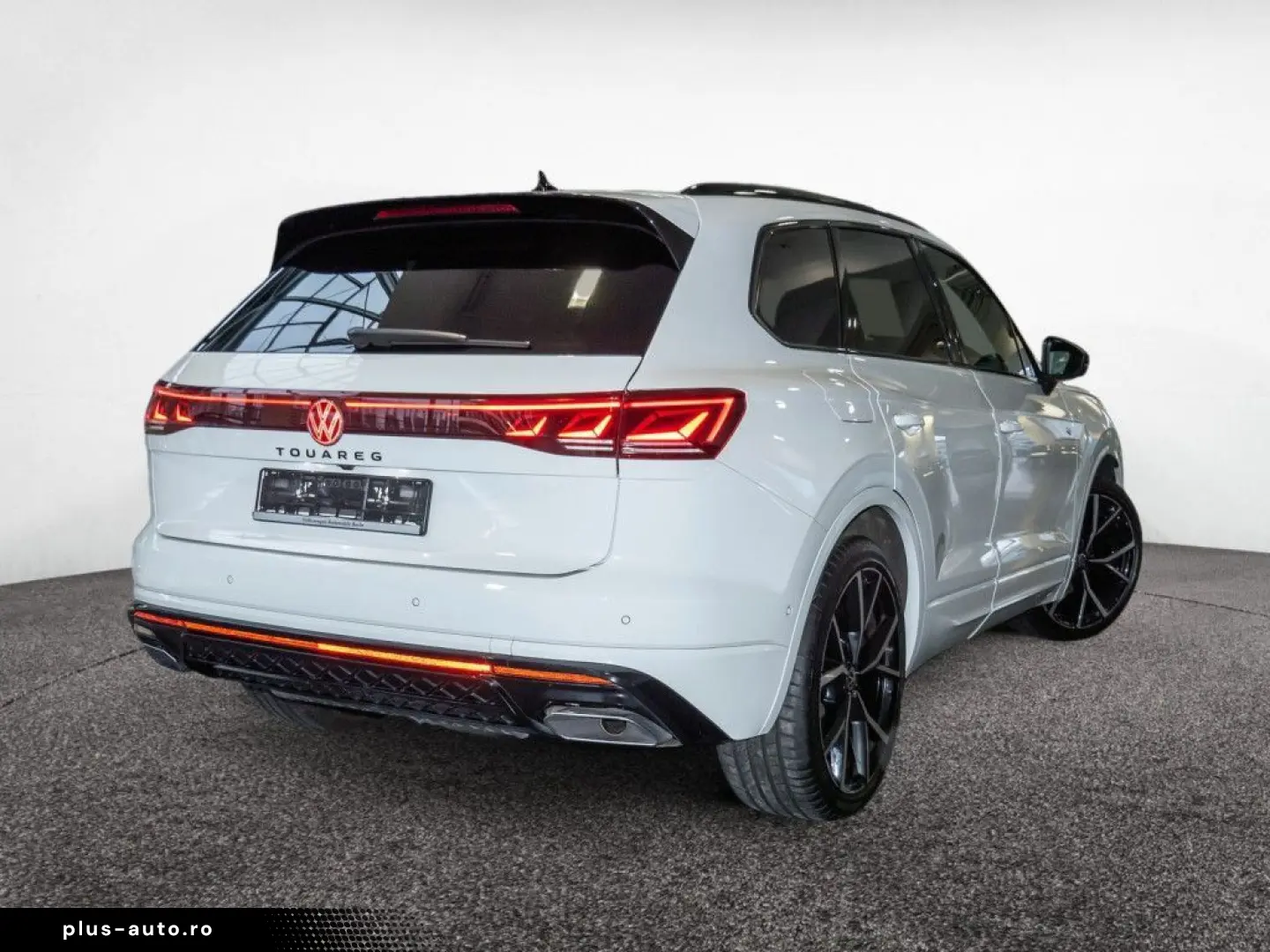 VW Touareg 3.0 V6 TDI R-Line 4M Black Pano Standhzg