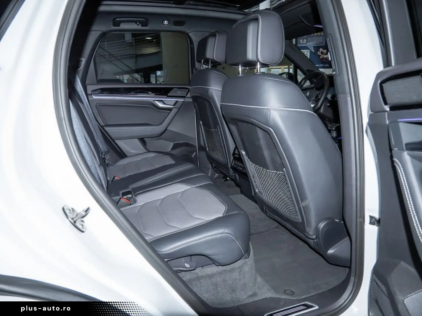 VW Touareg 3.0 V6 TDI R-Line 4M Black Pano Standhzg