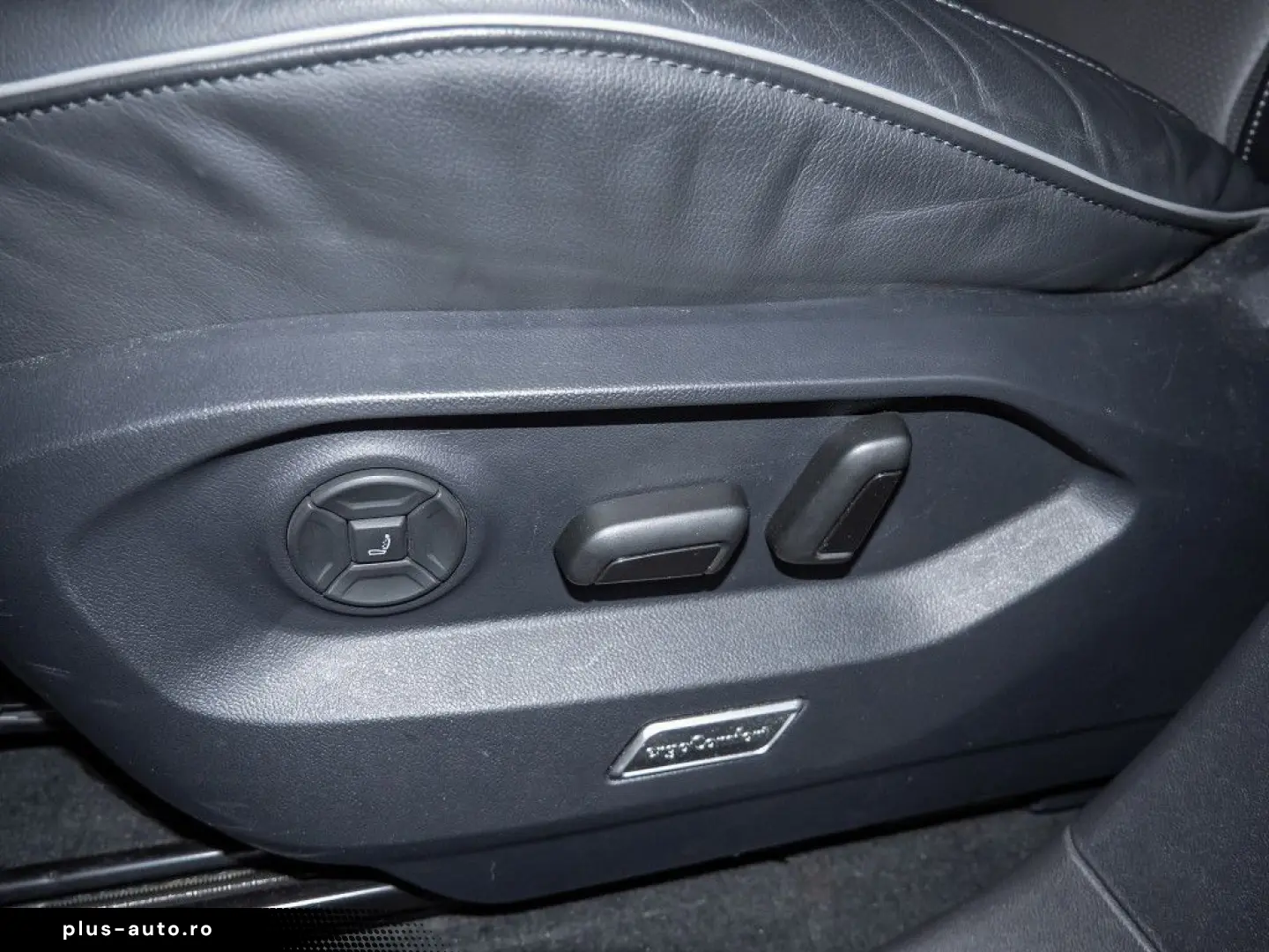 VW Touareg 3.0 V6 TDI R-Line 4M Black Pano Standhzg