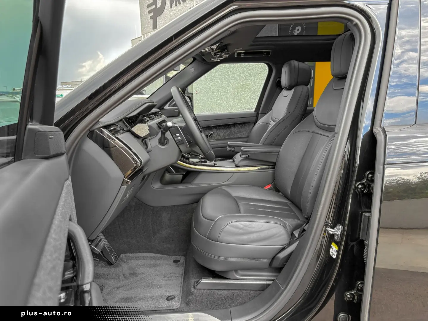 LAND ROVER Range Rover Sport DYNAMIC HSE P440E 22 AHK PANO