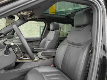 LAND ROVER Range Rover Sport DYNAMIC HSE P440E 22 AHK PANO