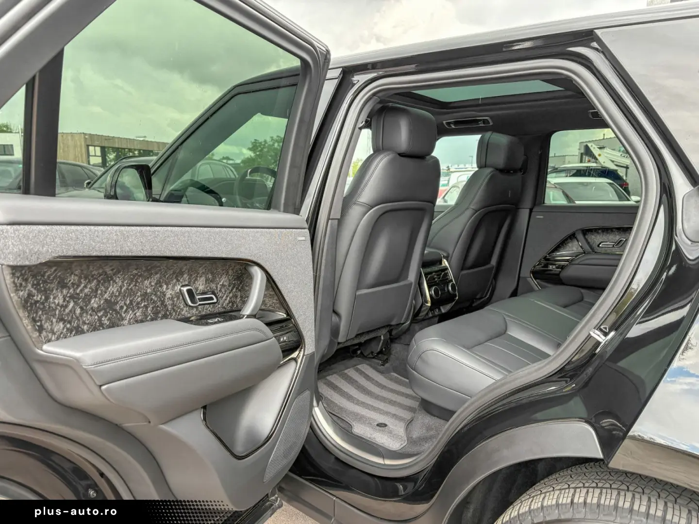 LAND ROVER Range Rover Sport DYNAMIC HSE P440E 22 AHK PANO