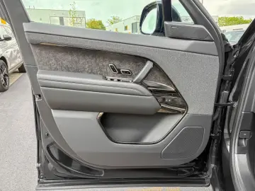 LAND ROVER Range Rover Sport DYNAMIC HSE P440E 22 AHK PANO