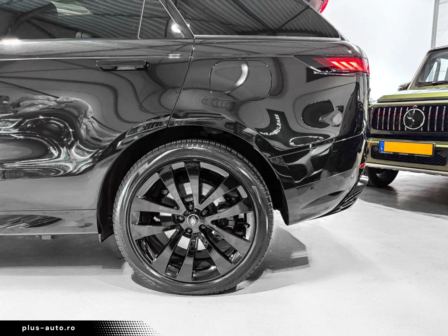 LAND ROVER Range Rover Sport DYNAMIC HSE P440E 22 AHK PANO