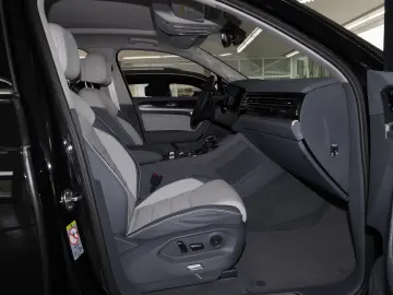 VW Touareg 3.0 TSI eHybrid 4M Elegance IQ.DRIVE PAN