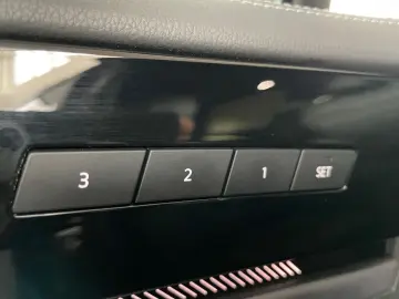 VW Touareg R-Line 3 0 TDI 286 PS Nav Pano StHzg Niv