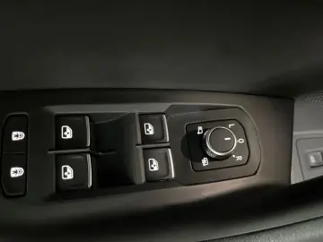 VW Touareg R-Line 3 0 TDI 286 PS Nav Pano StHzg Niv