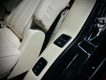 LAND ROVER Range Rover D350 LWB Lang Autobiography 7-SITZER