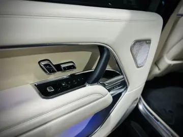 LAND ROVER Range Rover D350 LWB Lang Autobiography 7-SITZER