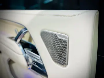 LAND ROVER Range Rover D350 LWB Lang Autobiography 7-SITZER