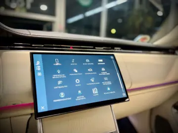 LAND ROVER Range Rover D350 LWB Lang Autobiography 7-SITZER