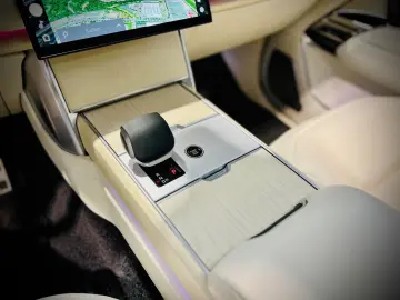 LAND ROVER Range Rover D350 LWB Lang Autobiography 7-SITZER