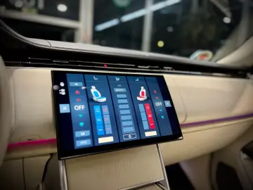 LAND ROVER Range Rover D350 LWB Lang Autobiography 7-SITZER