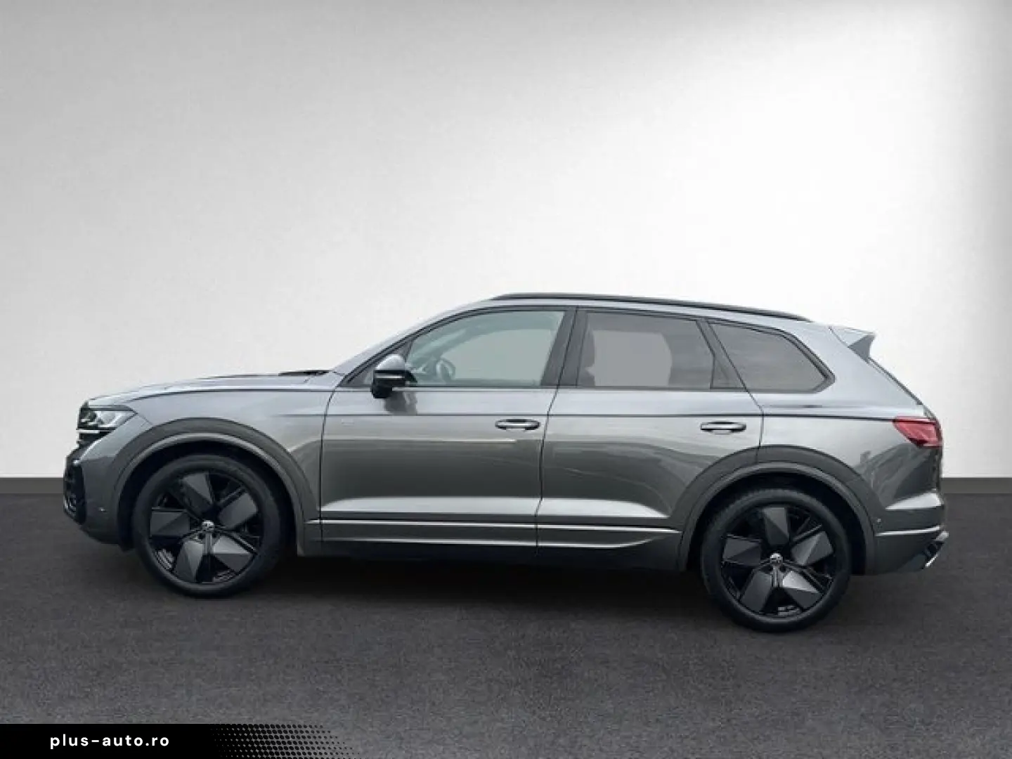 VW Touareg 3.0 V6 TDI R-LINE 4Motion PANO STDHZ AHK