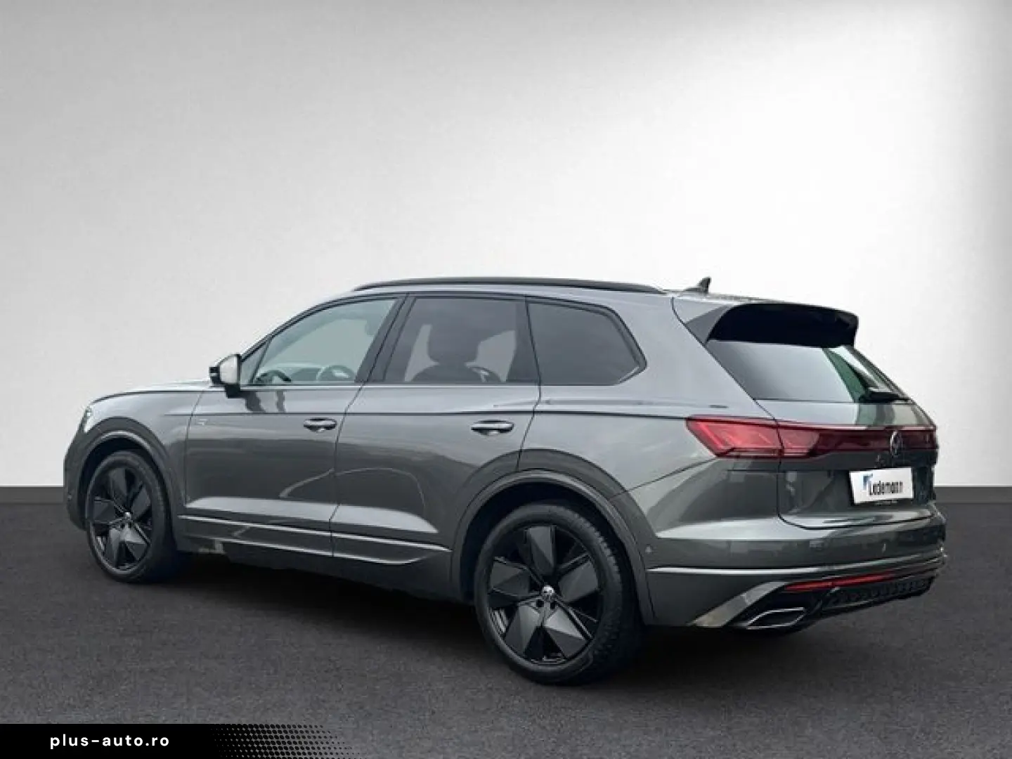 VW Touareg 3.0 V6 TDI R-LINE 4Motion PANO STDHZ AHK