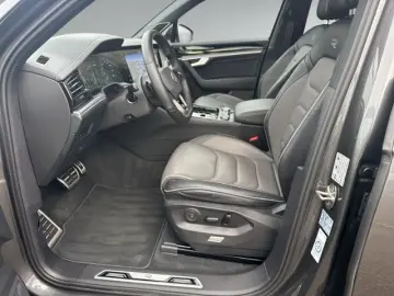 VW Touareg 3.0 V6 TDI R-LINE 4Motion PANO STDHZ AHK