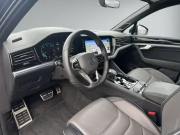 VW Touareg 3.0 V6 TDI R-LINE 4Motion PANO STDHZ AHK