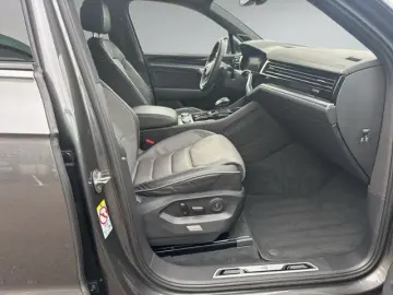 VW Touareg 3.0 V6 TDI R-LINE 4Motion PANO STDHZ AHK