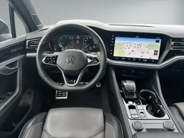 VW Touareg 3.0 V6 TDI R-LINE 4Motion PANO STDHZ AHK