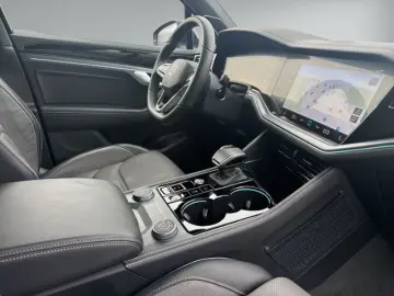 VW Touareg 3.0 V6 TDI R-LINE 4Motion PANO STDHZ AHK