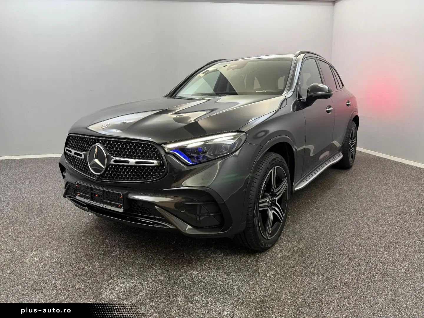 MERCEDES-BENZ GLC 300 de 4M AMG LINE PANO ACC BURM MEMO LED