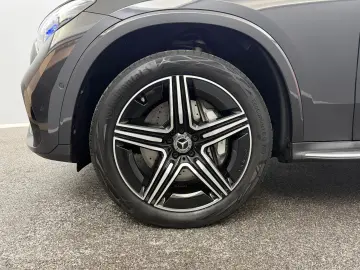 MERCEDES-BENZ GLC 300 de 4M AMG LINE PANO ACC BURM MEMO LED