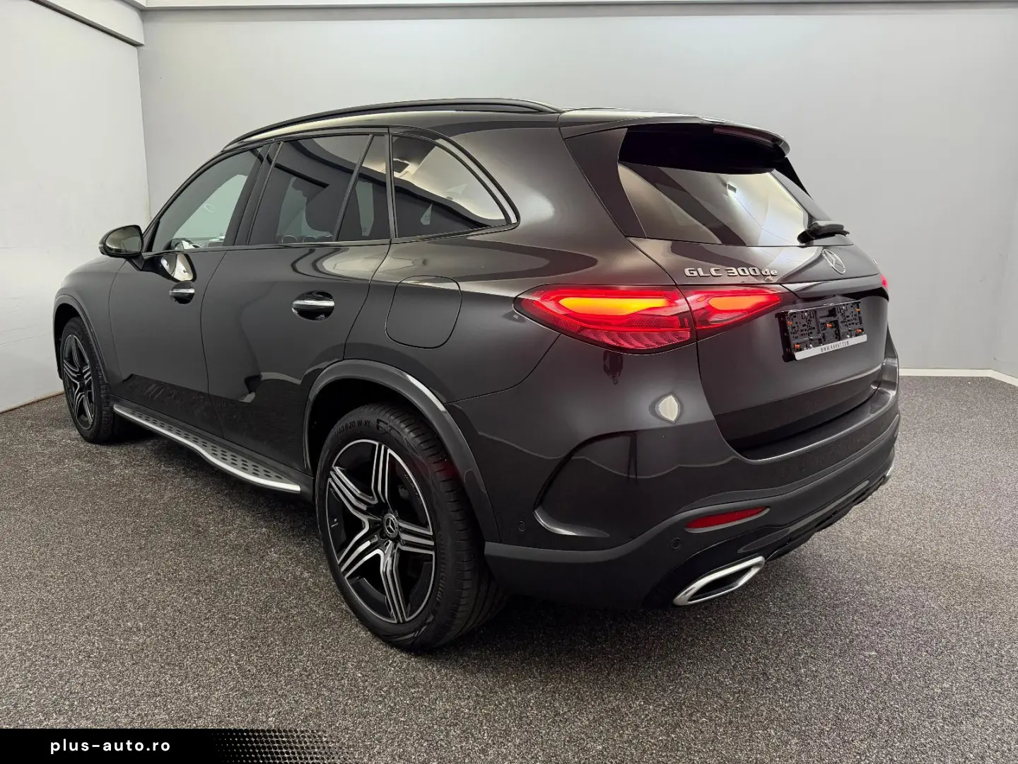 MERCEDES-BENZ GLC 300 de 4M AMG LINE PANO ACC BURM MEMO LED