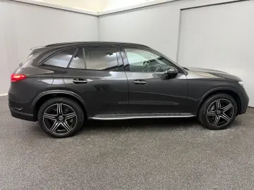 MERCEDES-BENZ GLC 300 de 4M AMG LINE PANO ACC BURM MEMO LED