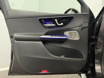 MERCEDES-BENZ GLC 300 de 4M AMG LINE PANO ACC BURM MEMO LED