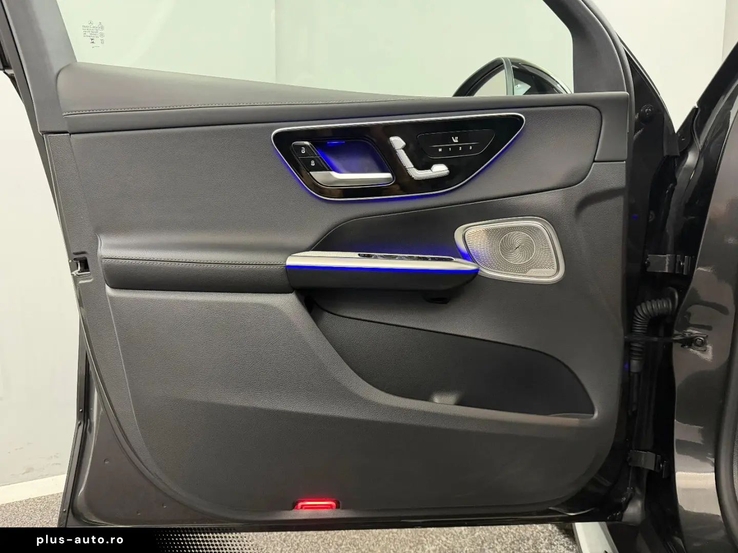 MERCEDES-BENZ GLC 300 de 4M AMG LINE PANO ACC BURM MEMO LED