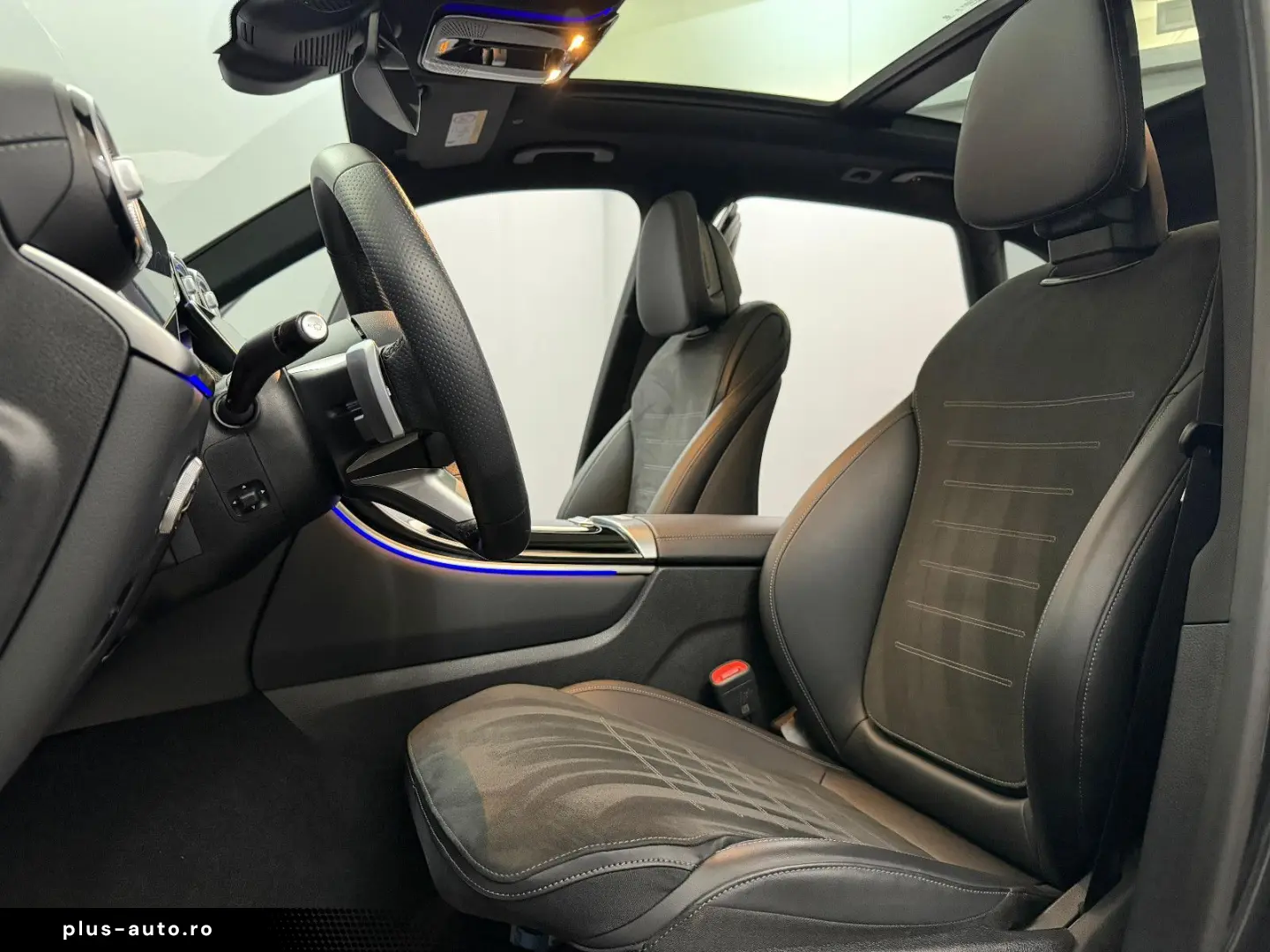 MERCEDES-BENZ GLC 300 de 4M AMG LINE PANO ACC BURM MEMO LED